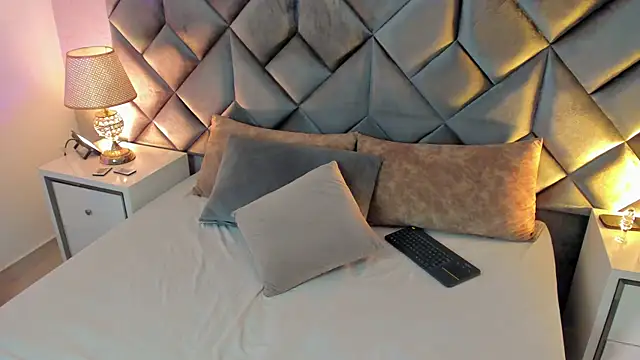 Luisa0110 online show from January 6, 8:12 pm