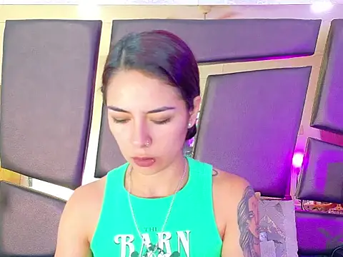 NicoleEsposito online show from September 26, 1:20 pm