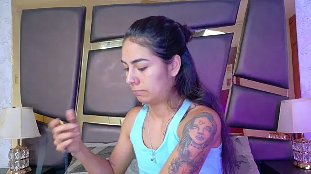 NicoleEsposito online show from November 18, 12:50 pm