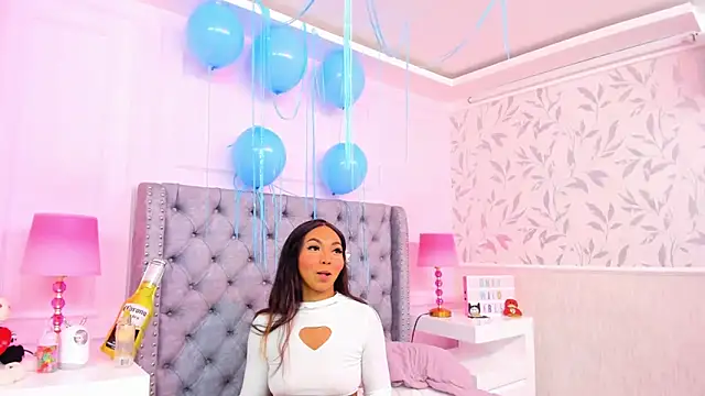 HaileeRoberts online show from September 26, 2:58 pm