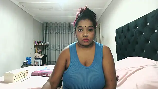 Snapshot of Indianmayaxoxo chatting on September 15, 5:09 pm Indianmayaxoxo online show from September 15, 5:09 pm