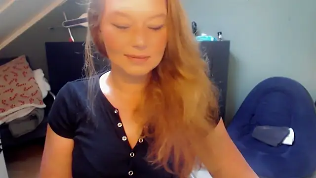 roxanna24 online show from June 6, 6:25 pm