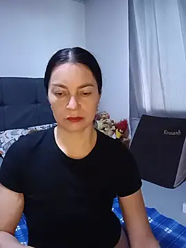 renata hot1 online show from July 2, 10:27 pm
