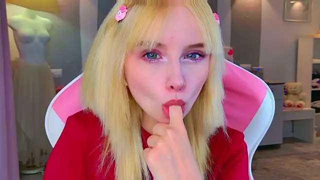 b4by LoL1 online show from February 12, 12:40 pm