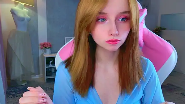 b4by LoL1 online show from November 30, 1:37 pm