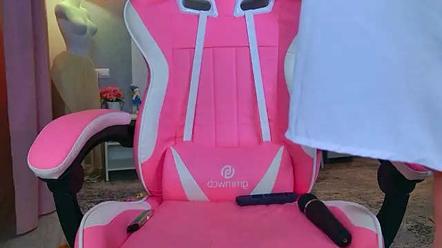 b4by LoL1 online show from February 13, 12:51 pm