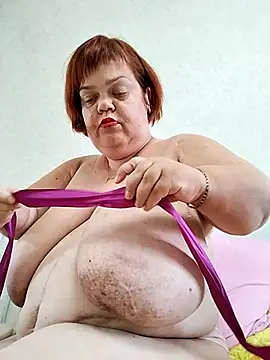 Snapshot of MIDGET-TITS chatting on October 15, 11:13 am MIDGET-TITS online show from October 15, 11:13 am