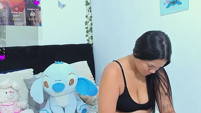 sara mendez2 online show from March 15, 12:01 am