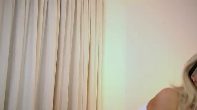 AdelineKing online show from June 10, 2:00 am