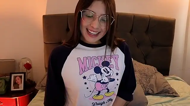 Snapshot of Emma_Lombardi chatting on October 18, 2:31 pm Emma Lombardi online show from October 18, 2:31 pm