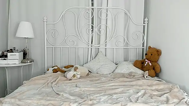 SakuFox online show from November 15, 8:32 pm