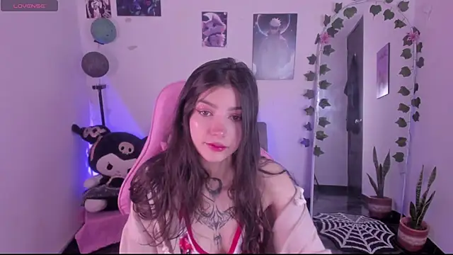 Snapshot of cami_mila9 chatting on October 12, 10:56 pm cami mila9 online show from October 12, 10:56 pm