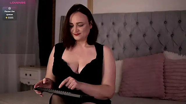 HaylieAnders online show from February 3, 8:23 pm