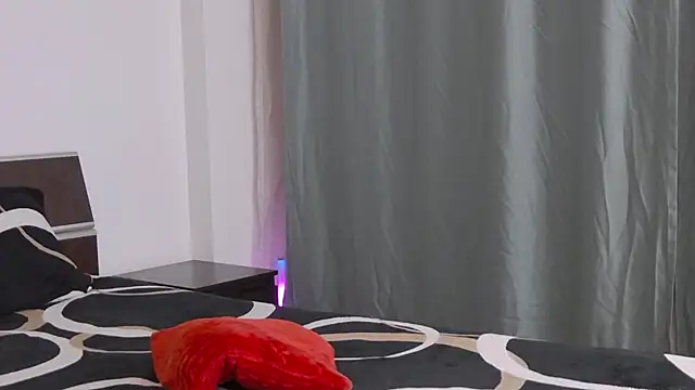 Snapshot of Nobodyforever chatting on October 1, 8:14 pm Nobodyforever online show from October 1, 8:14 pm