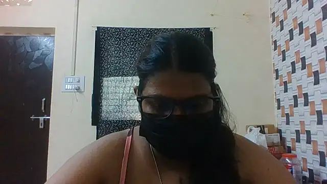 Hotmilfxox online show from June 10, 8:24 am