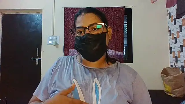 Hotmilfxox online show from July 15, 7:46 am