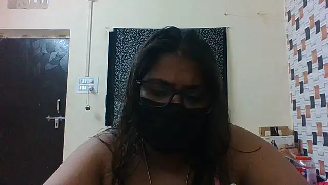 Hotmilfxox online show from June 6, 10:43 am