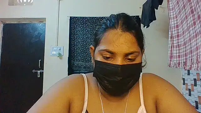 Hotmilfxox online show from July 12, 9:43 am