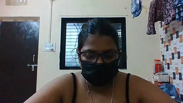 Hotmilfxox online show from June 18, 11:15 am