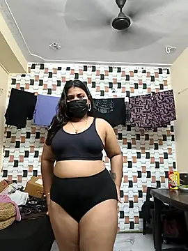 Hotmilfxox online show from April 18, 2:36 am