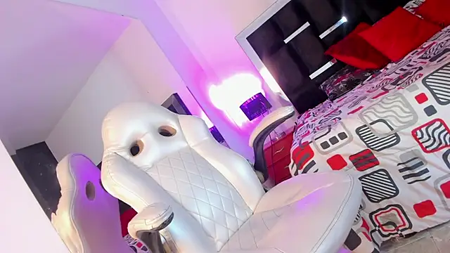 Tasha Sant online show from November 29, 10:47 pm