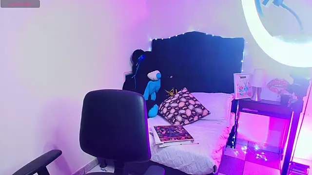 loren tits24 online show from May 9, 12:23 am