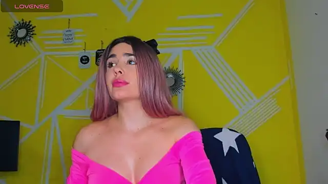 Nikolle Rouss online show from February 20, 6:31 pm