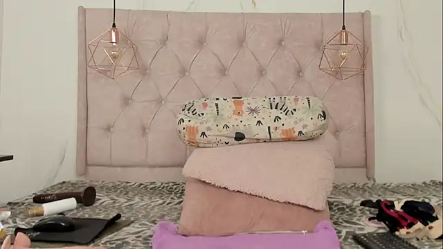 Snapshot of zamira_44 chatting on September 26, 4:37 pm zamira 44 online show from September 26, 4:37 pm