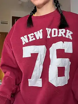 Adriennesexxx online show from April 18, 11:15 pm