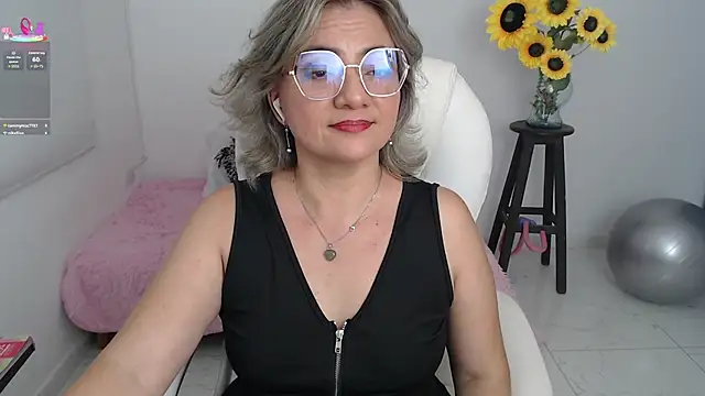 Snapshot of Ghada_milf chatting on September 22, 1:15 am Ghada milf online show from September 22, 1:15 am