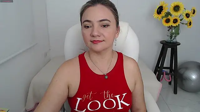 Snapshot of Ghada_milf chatting on September 10, 11:49 pm Ghada milf online show from September 10, 11:49 pm