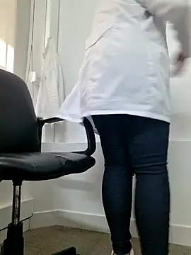 Snapshot of doctora-danna chatting on September 17, 1:53 pm doctora-danna online show from September 17, 1:53 pm