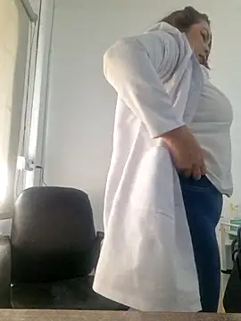 Snapshot of doctora-danna chatting on October 4, 2:11 pm doctora-danna online show from October 4, 2:11 pm