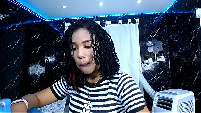 Snapshot of Hillary_queen chatting on September 26, 1:09 pm Hillary queen online show from September 26, 1:09 pm