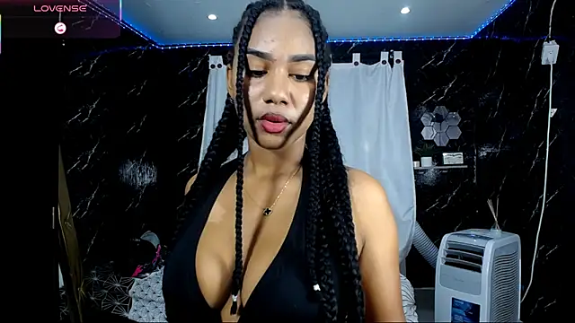 Snapshot of Hillary_queen chatting on October 18, 12:52 pm Hillary queen online show from October 18, 12:52 pm