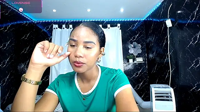 Snapshot of Hillary_queen chatting on September 20, 12:58 pm Hillary queen online show from September 20, 12:58 pm