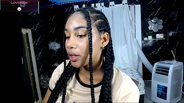 Snapshot of Hillary_queen chatting on October 15, 12:41 pm Hillary queen online show from October 15, 12:41 pm