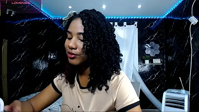Snapshot of Hillary_queen chatting on September 13, 12:35 pm Hillary queen online show from September 13, 12:35 pm