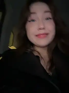 Snapshot of Peachy_Dream chatting on October 27, 6:24 pm Peachy Dream online show from October 27, 6:24 pm