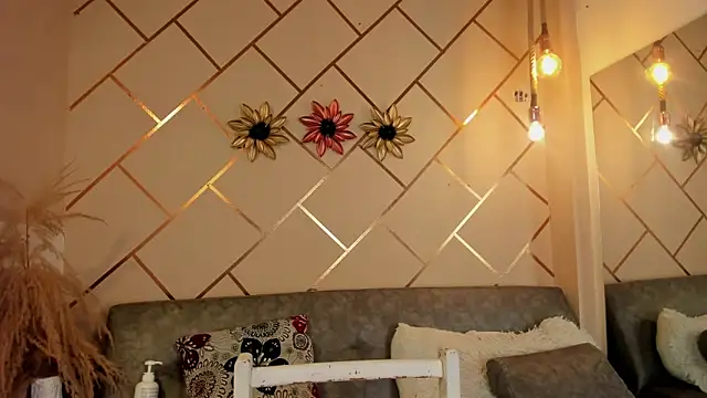 marianeporter   online show from March 12, 8:50 am