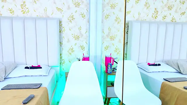 Mia-Monroe online show from October 12, 8:11 pm