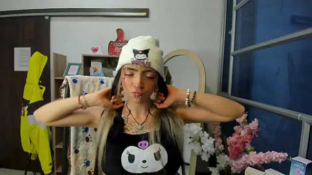 Snapshot of Samantha_Smiith chatting on September 23, 3:37 am Samantha Smiith online show from September 23, 3:37 am
