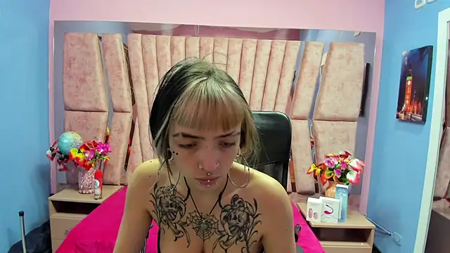 Snapshot of Samantha_Smiith chatting on September 26, 3:37 am Samantha Smiith online show from September 26, 3:37 am