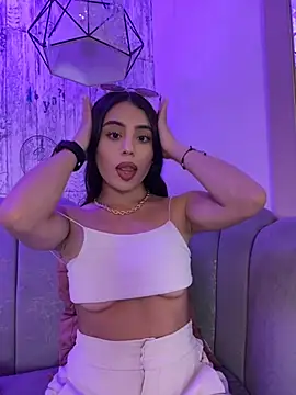 AbyThompson online show from December 4, 7:25 pm