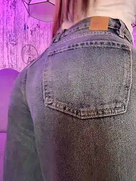 AbyThompson online show from April 11, 2:10 pm