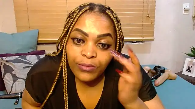 Snapshot of HotCurvyAssx38 chatting on September 26, 12:36 pm HotCurvyAssx38 online show from September 26, 12:36 pm