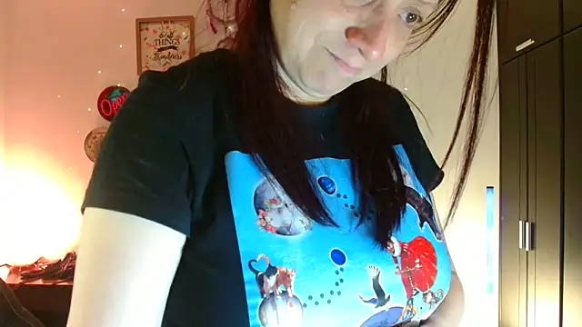 catalinamommyx online show from April 19, 12:54 am