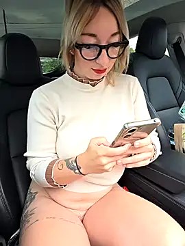 Snapshot of Giuliana_baby chatting on September 24, 9:19 am Giuliana baby online show from September 24, 9:19 am