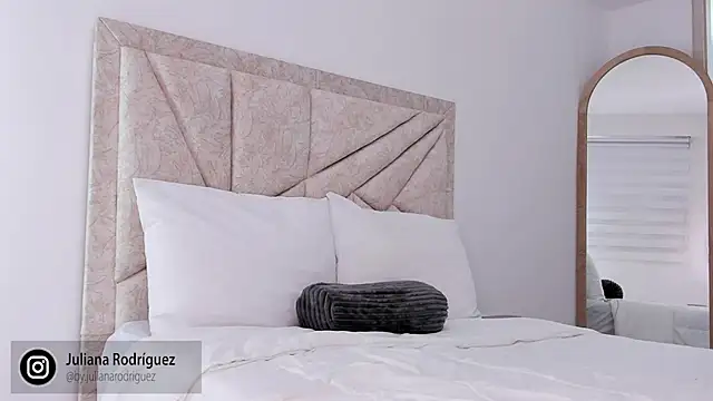 byvanellp  online show from October 23, 9:21 pm