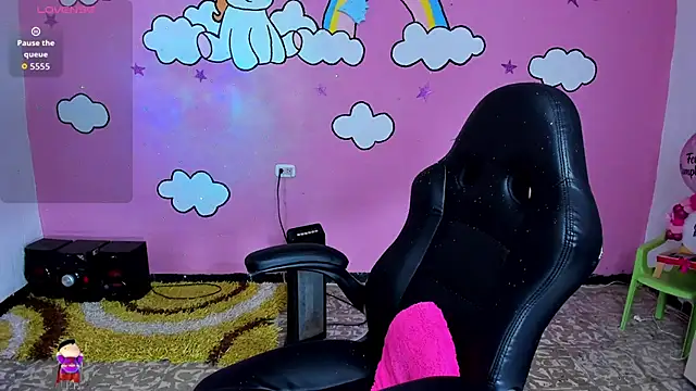 Sharon hils online show from April 14, 1:22 pm